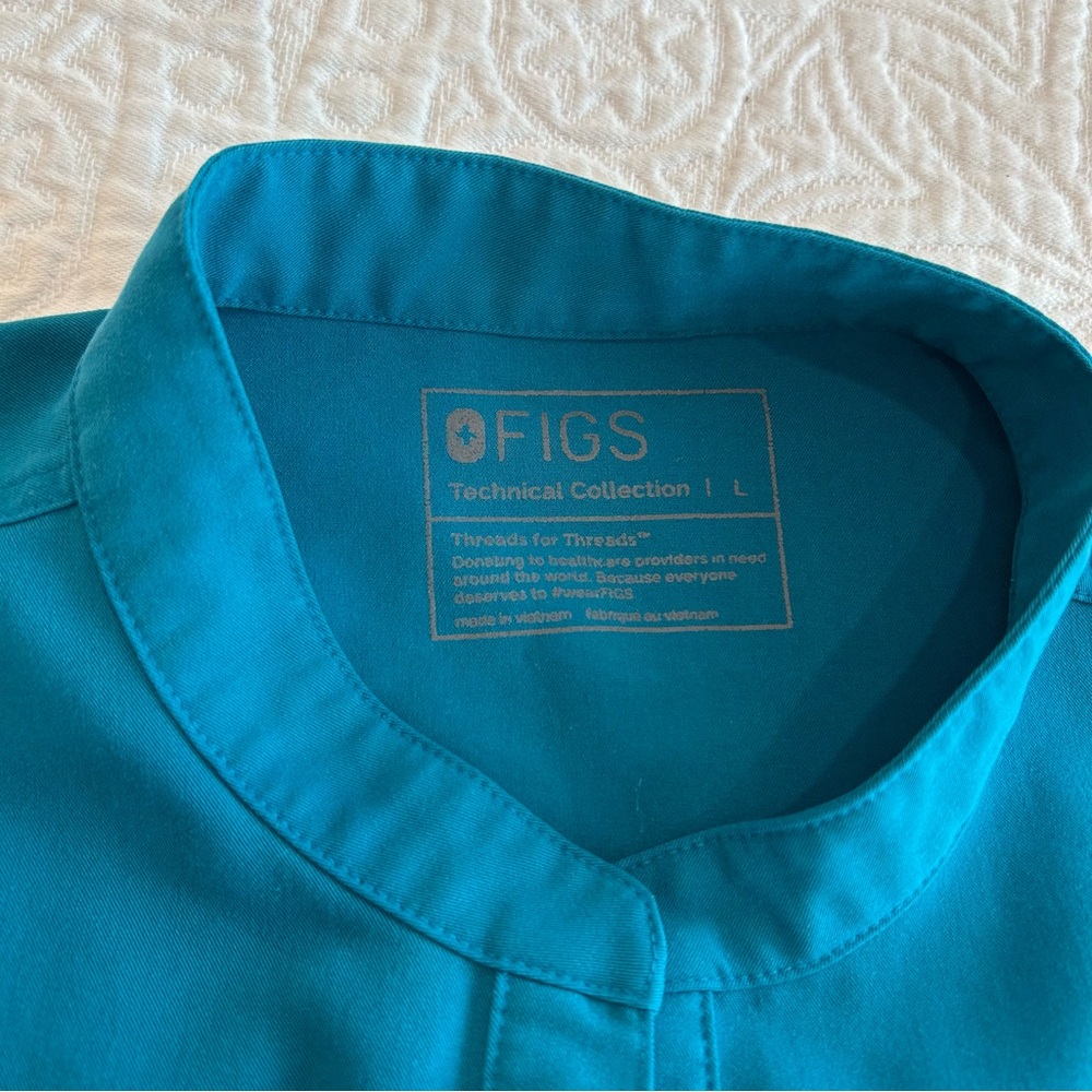 Figs Scrubs set, teal green, large Rafaela top, large tall joggers high waisted - Picture 3 of 8